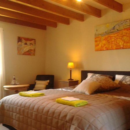 Luxury B&B Maison à votre Santé, in Bordeaux wine region Savignac-de-Duras Chambre photo