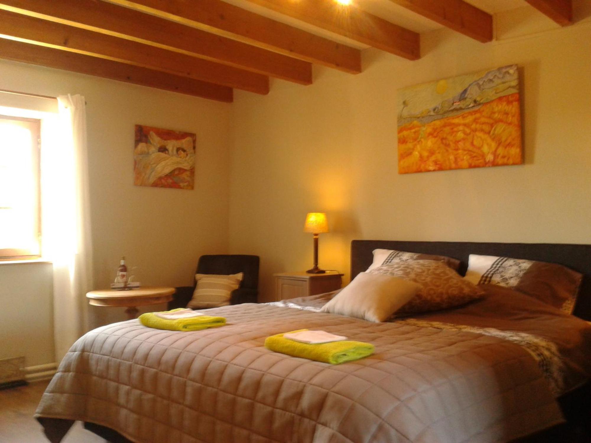 Luxury B&B Maison à votre Santé, in Bordeaux wine region Savignac-de-Duras Chambre photo