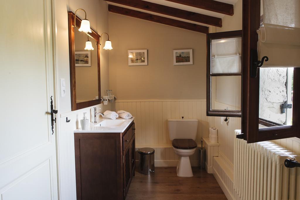 Luxury B&B Maison à votre Santé, in Bordeaux wine region Savignac-de-Duras Chambre photo