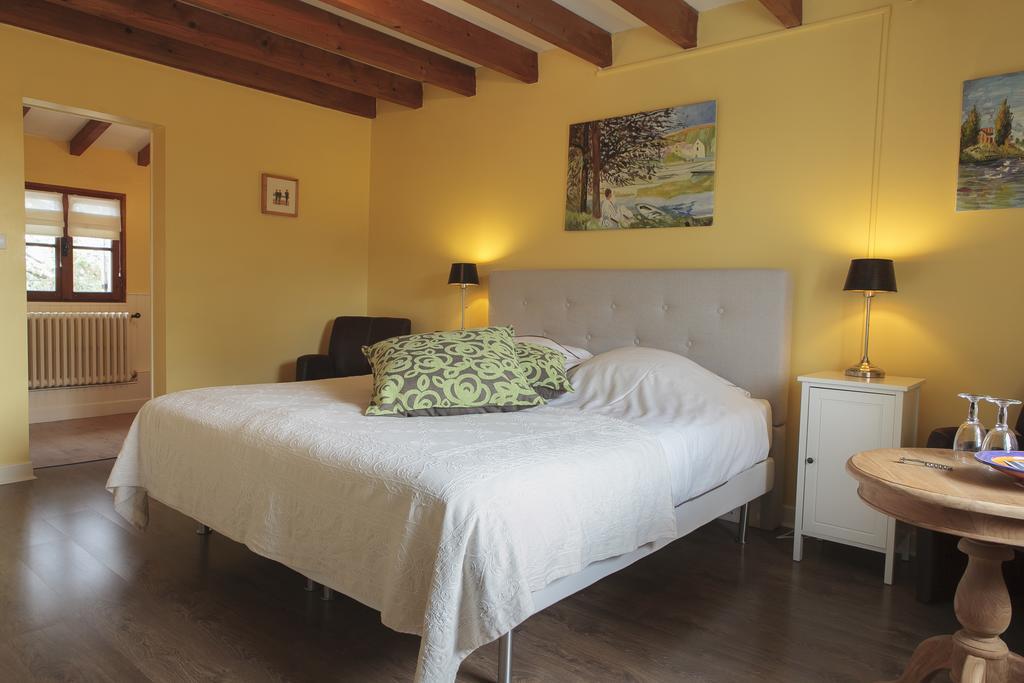 Luxury B&B Maison à votre Santé, in Bordeaux wine region Savignac-de-Duras Chambre photo